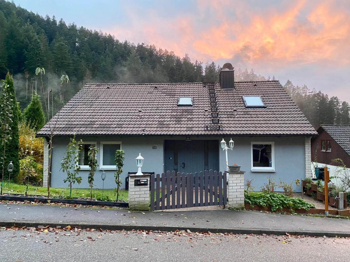 Ferienwohnung Zur Bierliebe - Mit Toller Aussicht Im Herzen Des Schwarzwaldes Hornberg Eksteriør billede